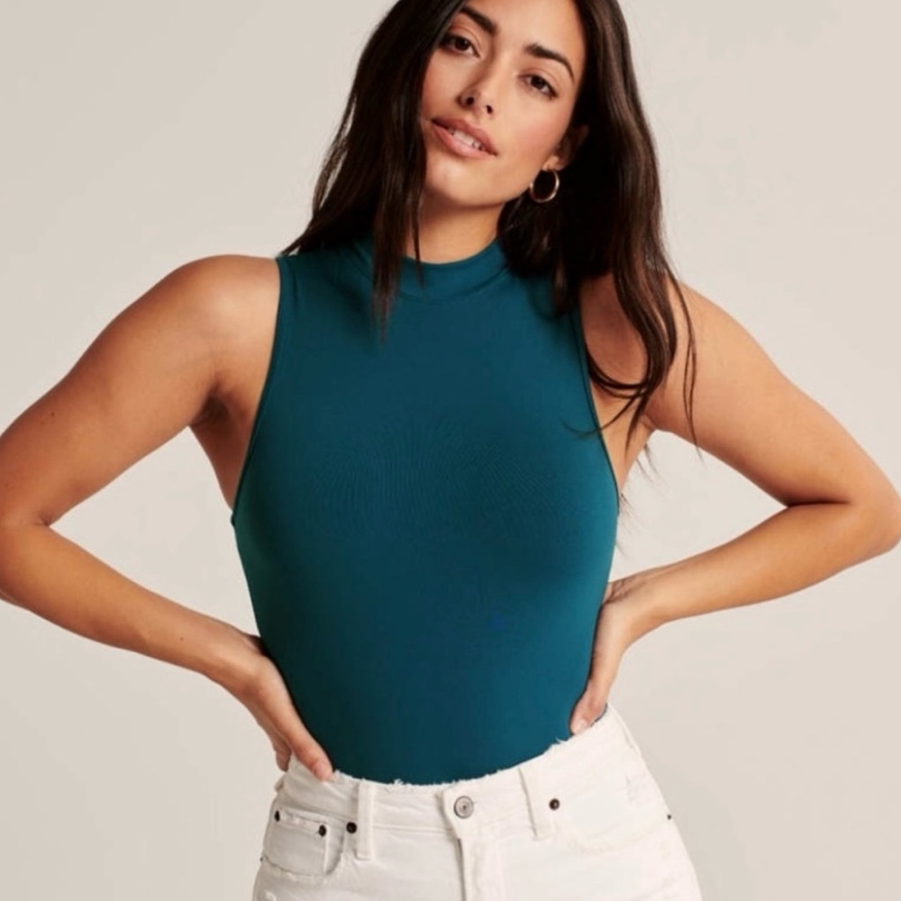 NWT Abercrombie and Fitch Mock Neck Stretch Bodysuit